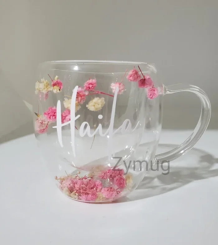 Customized floral cupCosmetics